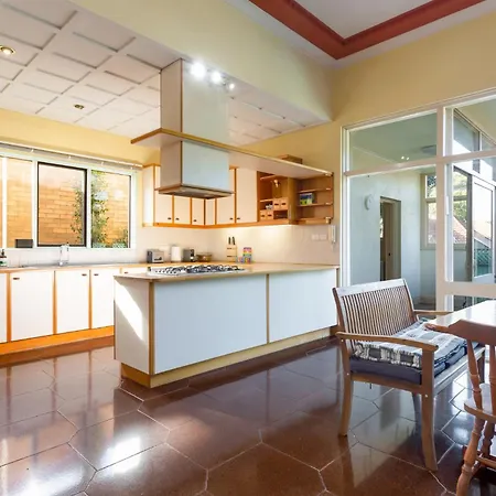 Spacious 3-Bed Mid Century Home Near Cbd Sydney Exterior photo